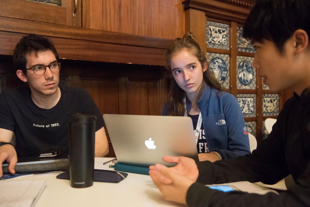 English Literature (18-24 years old)