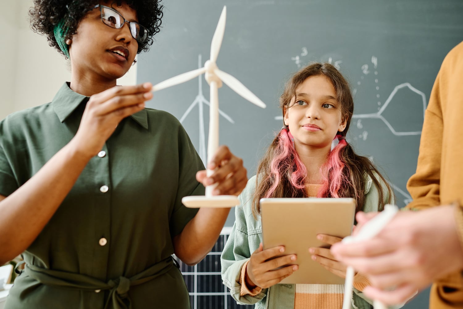 Leadership & Sustainability (15-17)